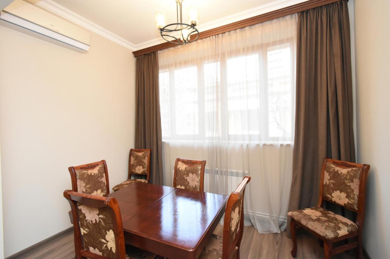 Yerevan Home Buitenkant foto